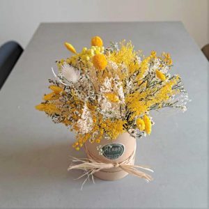 centre-fleurs-sechees-jaunes